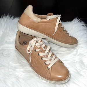 Sofft tan leather sneakers